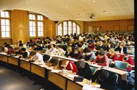 Cours dans un Amphi, à l'Institut catholique de Paris
